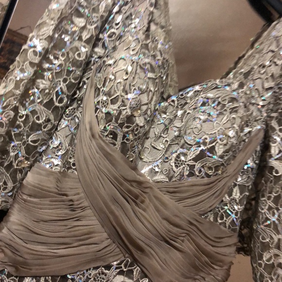 Wedding dress - Picture 2 of 5